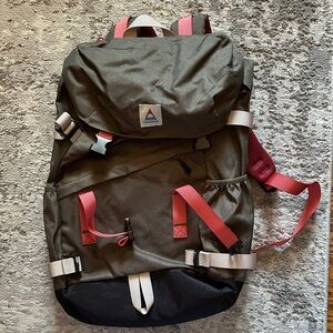 NWOT Passenger Army Green Backpack